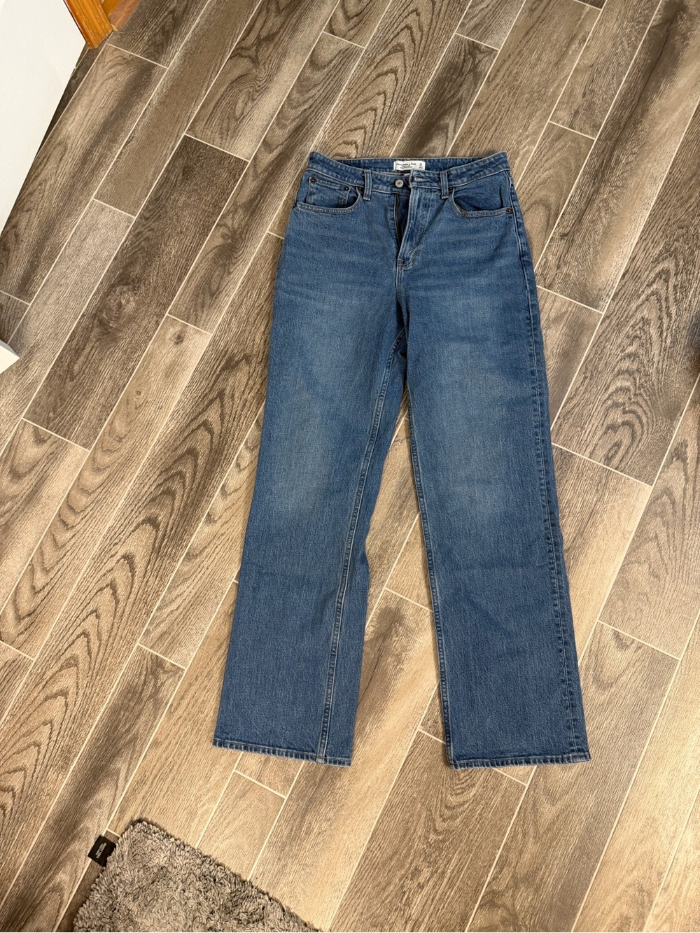 Abercrombie & Fitch, 90’s Relaxed Fit Women's Jeans, Curve Love29L - Medium Blue
